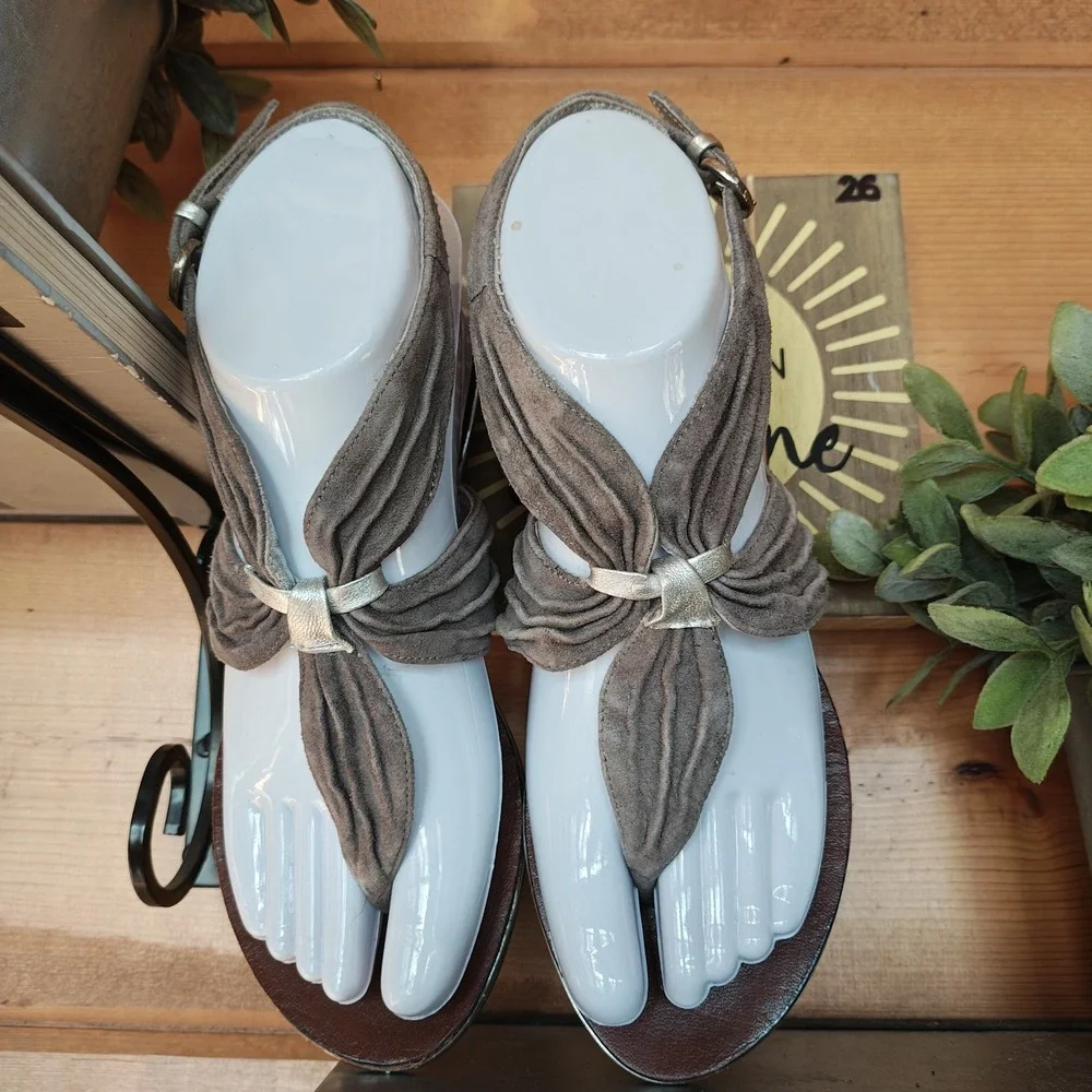 Matiko Pleated Suede Gray Leather Thong Slingback Sandal Boho Flats Comfort Sz 6